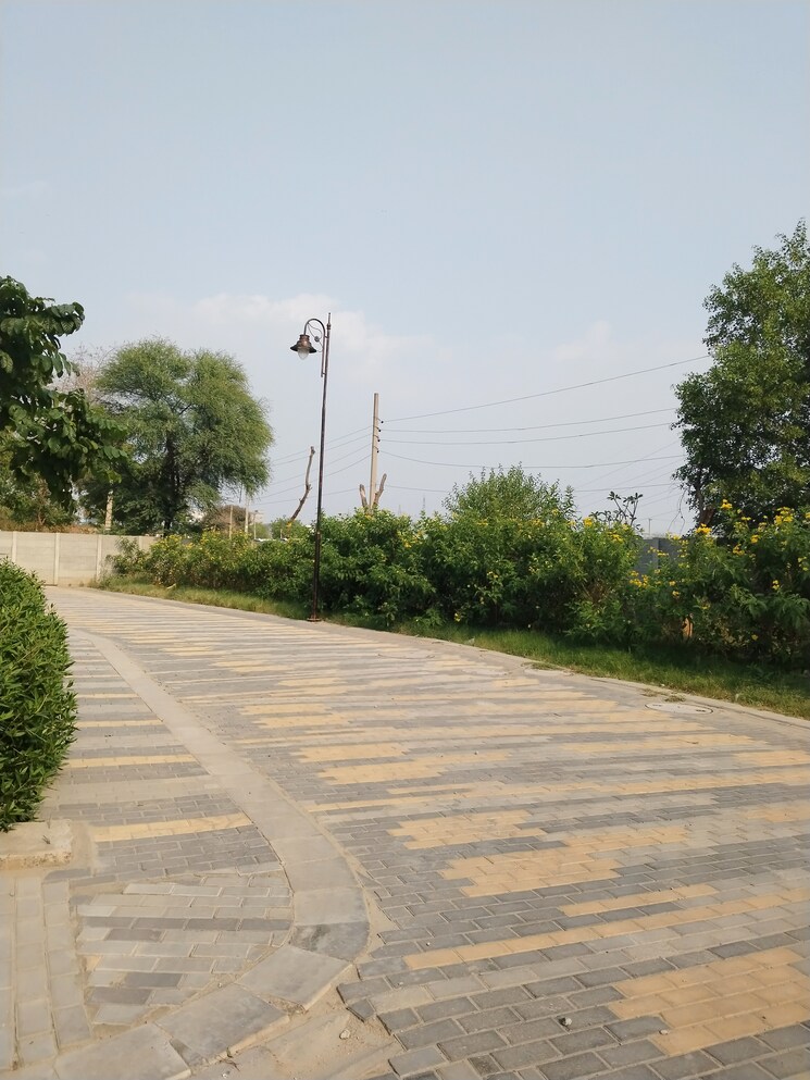 Garden, bptp-astaire-gardens  131 Sq.Yd. Plot In Sector 70a Gurgaon 8493118