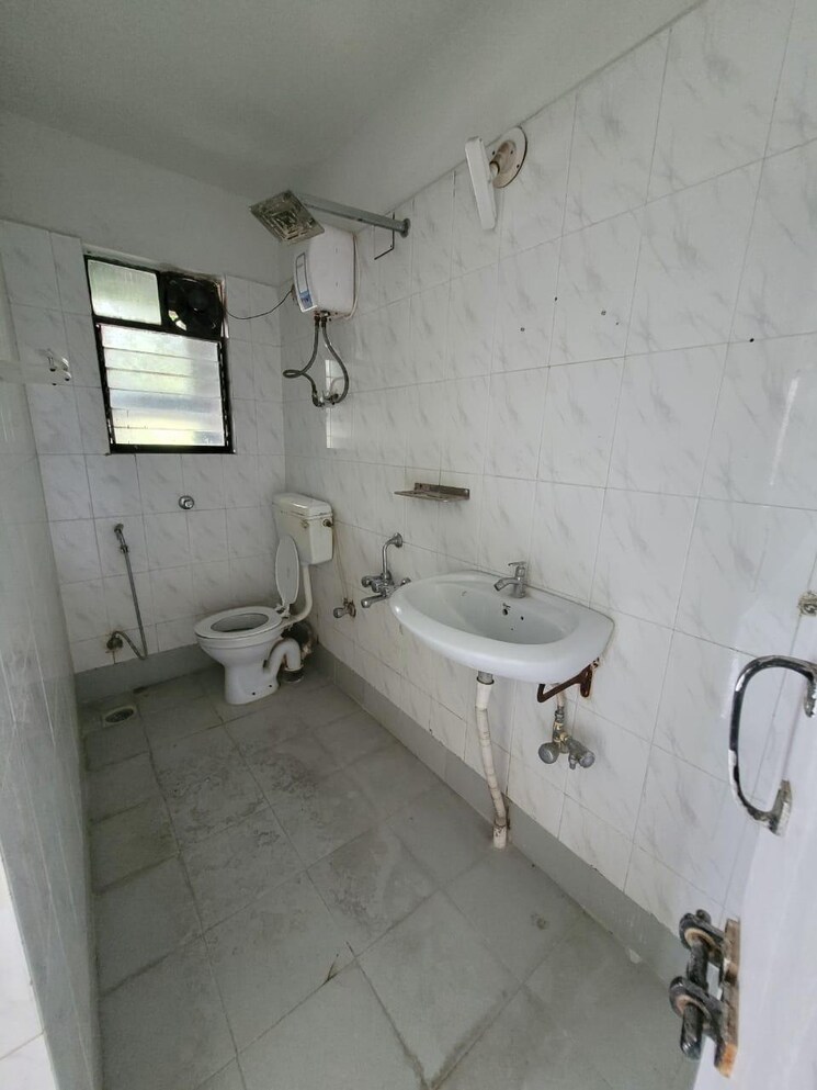 Bathroom, salunkhe-natasha-apartment 2 Bedroom 978 Sq.Ft. Apartment In Aundh Pune 8493171
