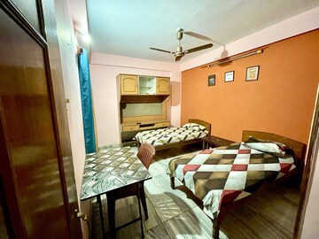 Bedroom in  Pg at Hiranandani Estate – for Rent