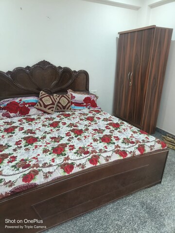 Bedroom in 2 BHK Builder Floor at Sector 51 – for Rent