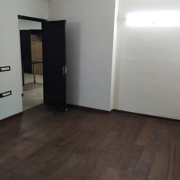 Room in 4 BHK Apartment at Dasnac The Jewel, Sector 75 – for Rent
