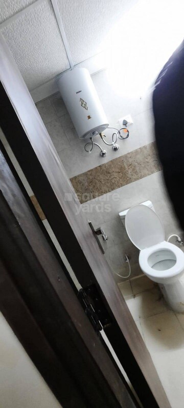 Attached Bathroom in 2 BHK Apartment at Sector 16b Greater Noida – for Rent