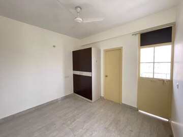 Room in 2 BHK Apartment at Signature Solera Apartment, Sector 107 – for Sale