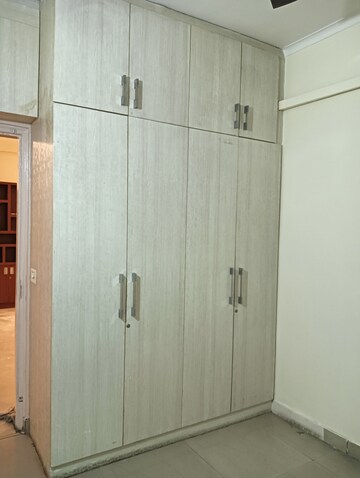 Bathroom in 3.5 BHK Apartment at Ram Shanti Apartment, Sector 52 – for Rent