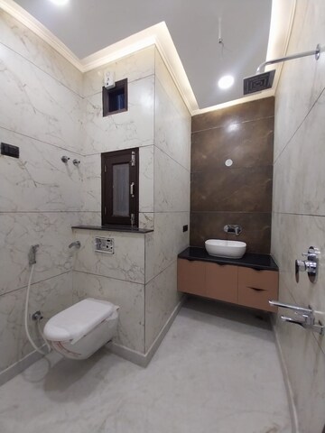 Bathroom in 2.5 BHK Apartment at Jahaz Apartments, Paschim Vihar – for Rent