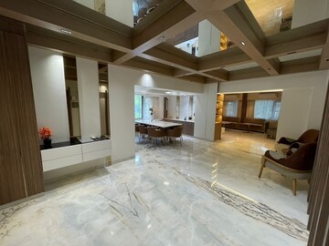 Living Room in 3.5 BHK Apartment at Bandra West – for Rent