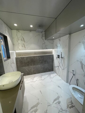 Bathroom in 3.5 BHK Apartment at Bandra West – for Rent