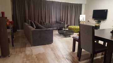 2 BHK Apartment For Rent in Khar West