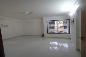 Room in 2 BHK Apartment at Shweta Apartment Kothrud, Kothrud – for Sale