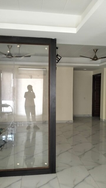 Building Lobby in 3 BHK Builder Floor at Sector 57 – for Rent