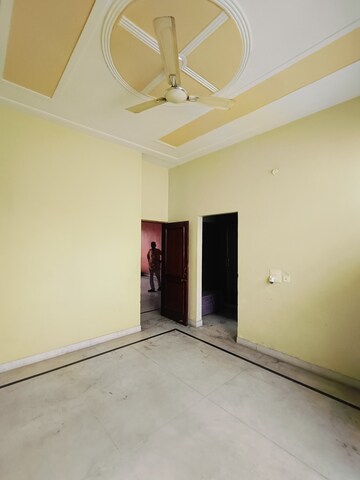 Room in 2 BHK Apartment at Sunny Enclave – for Rent