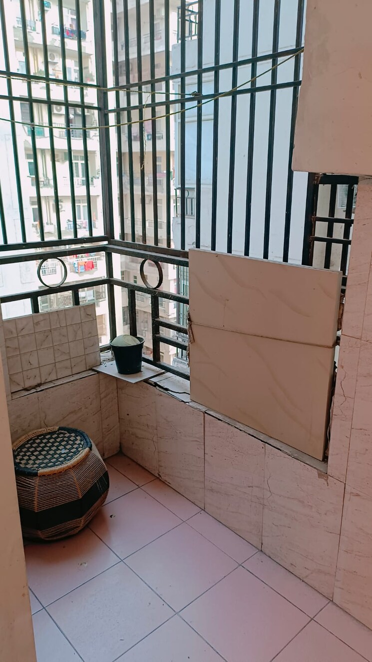 Balcony, vasundhara sector 1 2.5 Bedroom 1500 Sq.Ft. Apartment In Vasundhara Sector 1 Ghaziabad 8493877