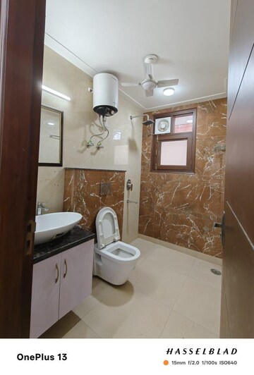 Bathroom in 3 BHK Apartment at Sector 46 – for Rent