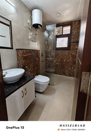 Bathroom in 3 BHK Apartment at Sector 46 – for Rent