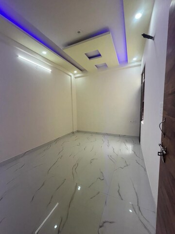 Bathroom in 3 BHK Builder Floor at BPTP The Oval, Sector 70a – for Sale