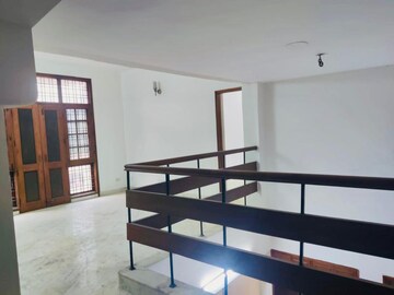 Kitchen in 3.5 BHK Villa at Unitech South City 1, South City 1 – for Rent