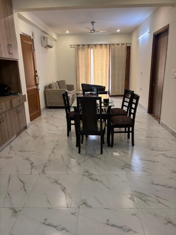 Living Room in 3 BHK Apartment at Sector 27 – for Rent