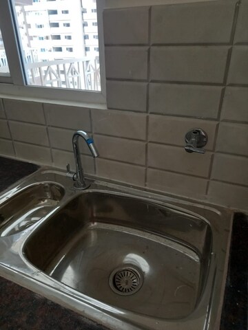 Furnished Amenities in 2.5 BHK Apartment at Sector 107 – for Sale