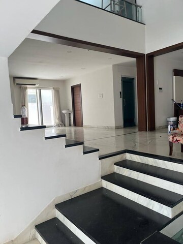 Team Area in 3 BHK Apartment at Sector 107 – for Sale