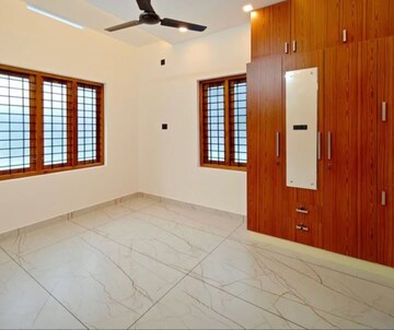 Room in 3 BHK Builder Floor at Sector 28 – for Rent