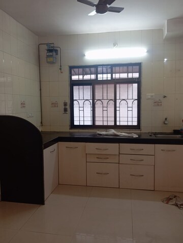 Room in 1 BHK Apartment at Andheri West – for Rent