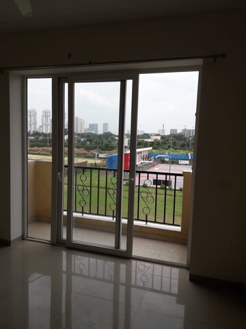 Room in 4 BHK Apartment at Emaar MGF Emerald Hills, Sector 65 – for Rent