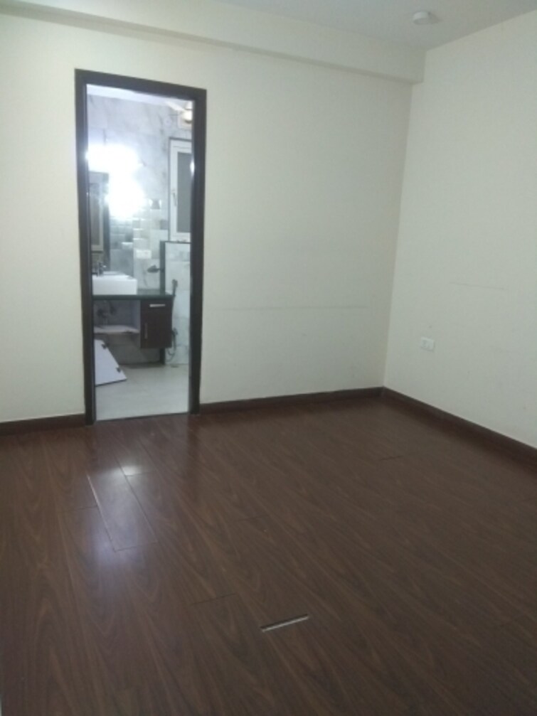 Cover Image, sukhdev vihar 4 Bedroom 500 Sq.Yd. Builder Floor In Sukhdev Vihar Delhi 8494378