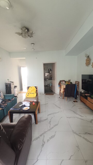 Master Bedroom in 2 BHK Apartment at DLF Regency Park I, Dlf Phase iv – for Rent