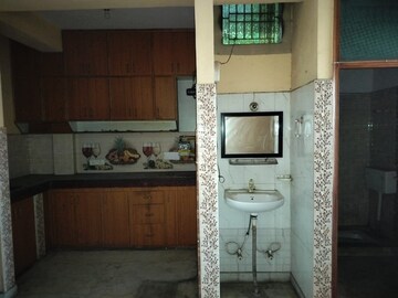 Bathroom in 1 BHK Apartment at Vasundhara Sector 1 – for Rent