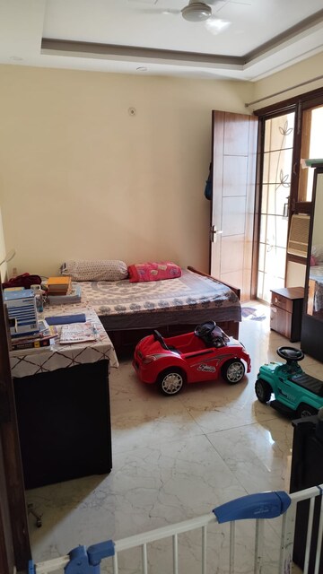Bedroom in 3 BHK Builder Floor at Srishti Greenfield Homes, Green Fields Colony – for Rent