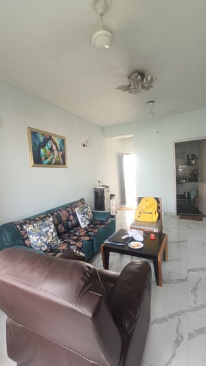 Living Room in 2 BHK Apartment at DLF Regency Park I, Dlf Phase iv – for Sale