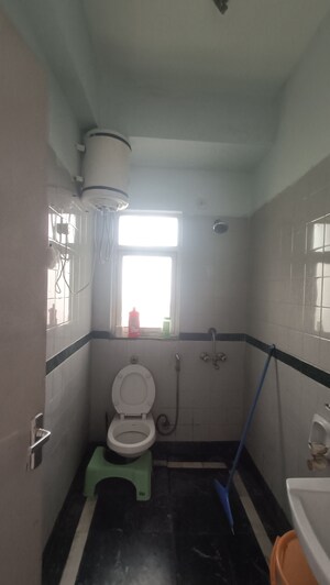 Bathroom in 2 BHK Apartment at DLF Regency Park I, Dlf Phase iv – for Sale