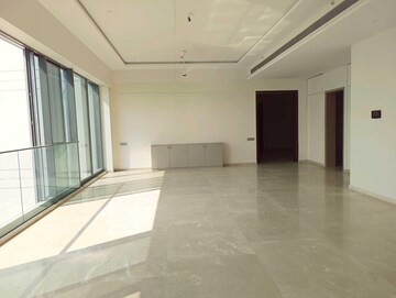 Room in 5 BHK Apartment at Rustomjee Crown, Prabhadevi – for Rent