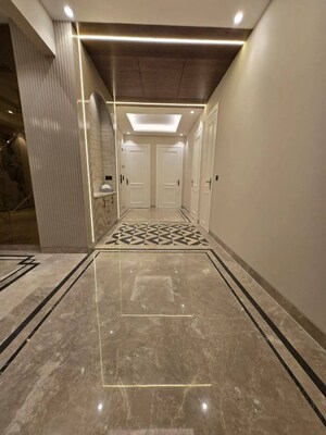 Building Lobby in 4 BHK Builder Floor at Srishti Greenfield Homes, Green Fields Colony – for Sale