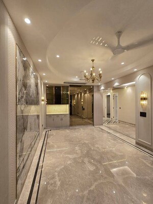 Building Lobby in 4 BHK Builder Floor at Srishti Greenfield Homes, Green Fields Colony – for Sale