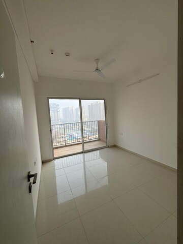 Room in 2 BHK Apartment at Godrej Boulevard, Manjari – for Rent