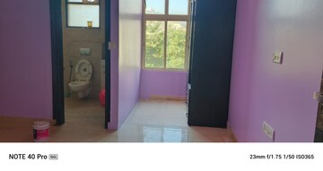 Building Lobby in 3 BHK Builder Floor at Ardee City, Sector 52 – for Rent
