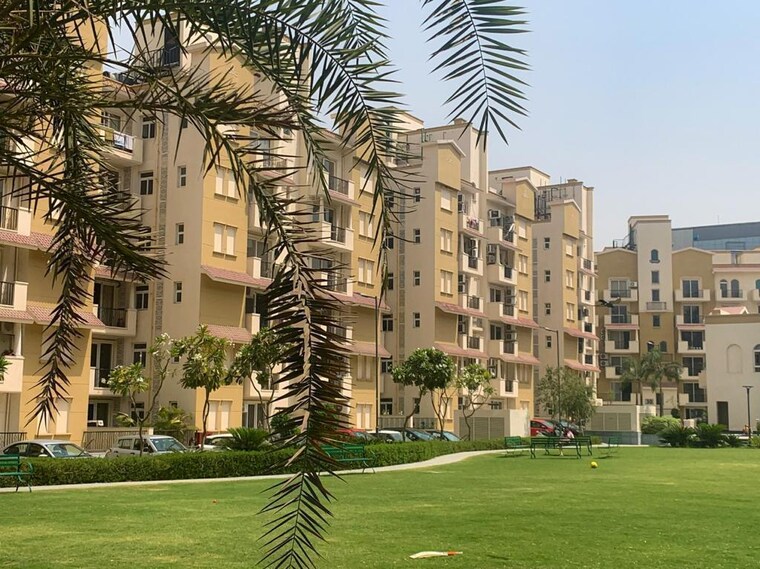 Exterior View, emaar-emerald-floors-premier 3 Bedroom 1650 Sq.Ft. Apartment In Sector 65 Gurgaon 8494584