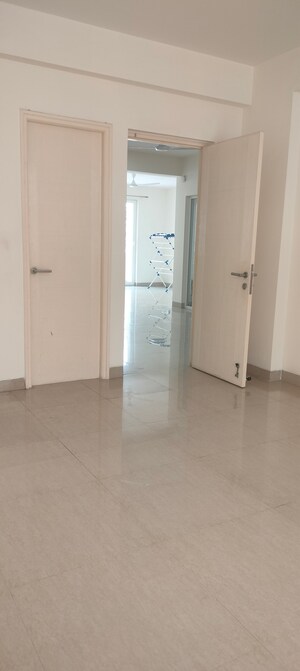 Room in 3 BHK Apartment at Emaar Emerald Floors Premier, Sector 65 – for Sale