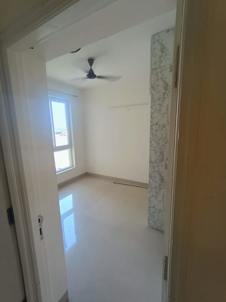Bathroom, emaar-emerald-estate 2 Bedroom 1020 Sq.Ft. Apartment In Sector 65 Gurgaon 8494649