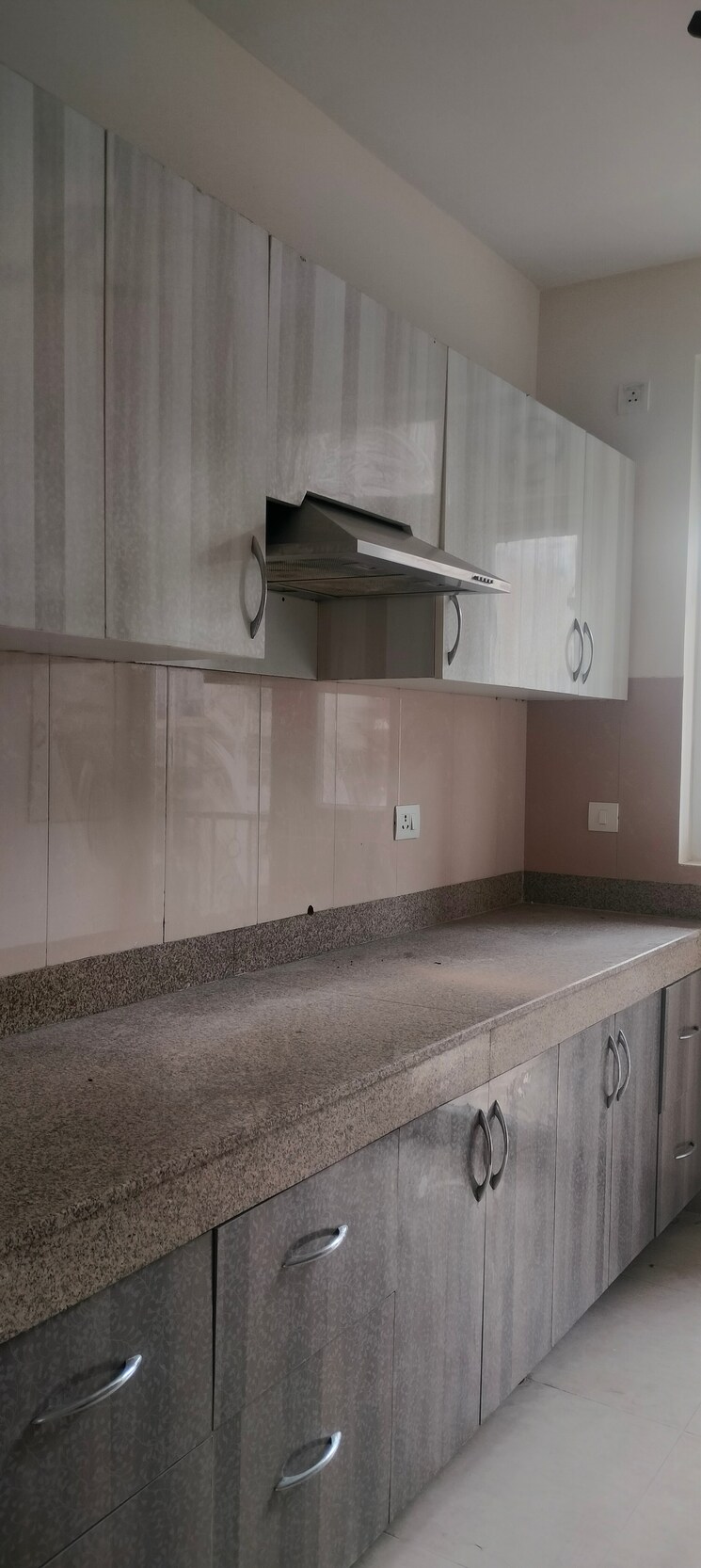 Kitchen, emaar-emerald-estate 2 Bedroom 1020 Sq.Ft. Apartment In Sector 65 Gurgaon 8494649