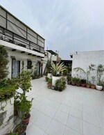 6+ BHK + Pooja Room,Servant Room,Study Room,Extra Room 560 Sq.Yd. Villa in Vatika Signature Villas