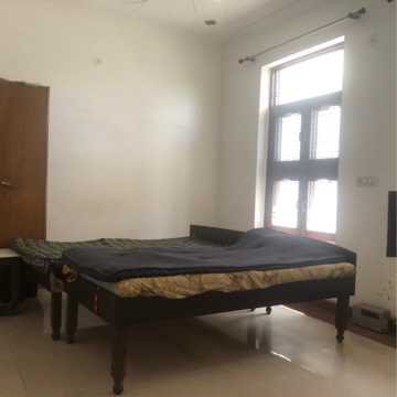 Bedroom in 3.5 BHK Villa at Sector 21 – for Rent