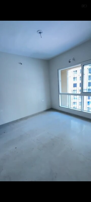 Room in 1.5 BHK Apartment at Dosti West County, Balkum Pada – for Rent