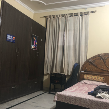 Bedroom in 3.5 BHK Villa at Sector 21 – for Rent