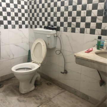 Bathroom in 3.5 BHK Villa at Sector 21 – for Rent
