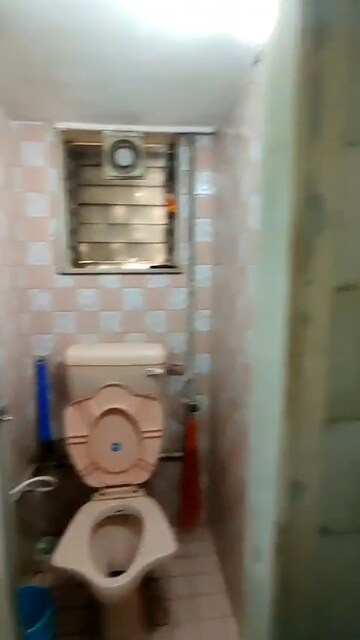 Bathroom in 1.5 BHK Apartment at Gujarati Society, Vile Parle East – for Rent