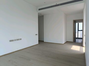 Room in 3 BHK Apartment at Rustomjee Crown, Prabhadevi – for Rent