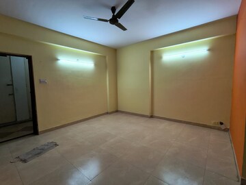 Room in 2 BHK Apartment at Behala Chowrasta – for Rent