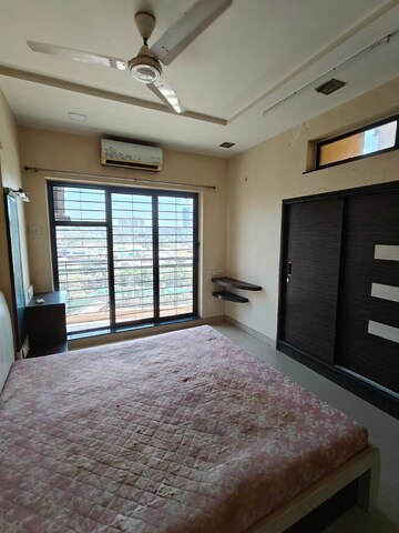 Bedroom in 2 BHK Apartment at Raheja Heights Phase 2, Goregaon East – for Rent